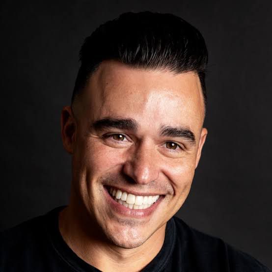 Ricardo Dias - Co-fundador da Adventures e fundador da Aura Beauty, convidado do MIMO Talks Episódio 01